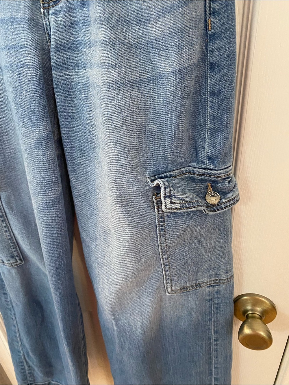 American Eagle Super High Rise Baggy Wide Leg Cargo Jeans 000 Light Wash Denim - Picture 8 of 11